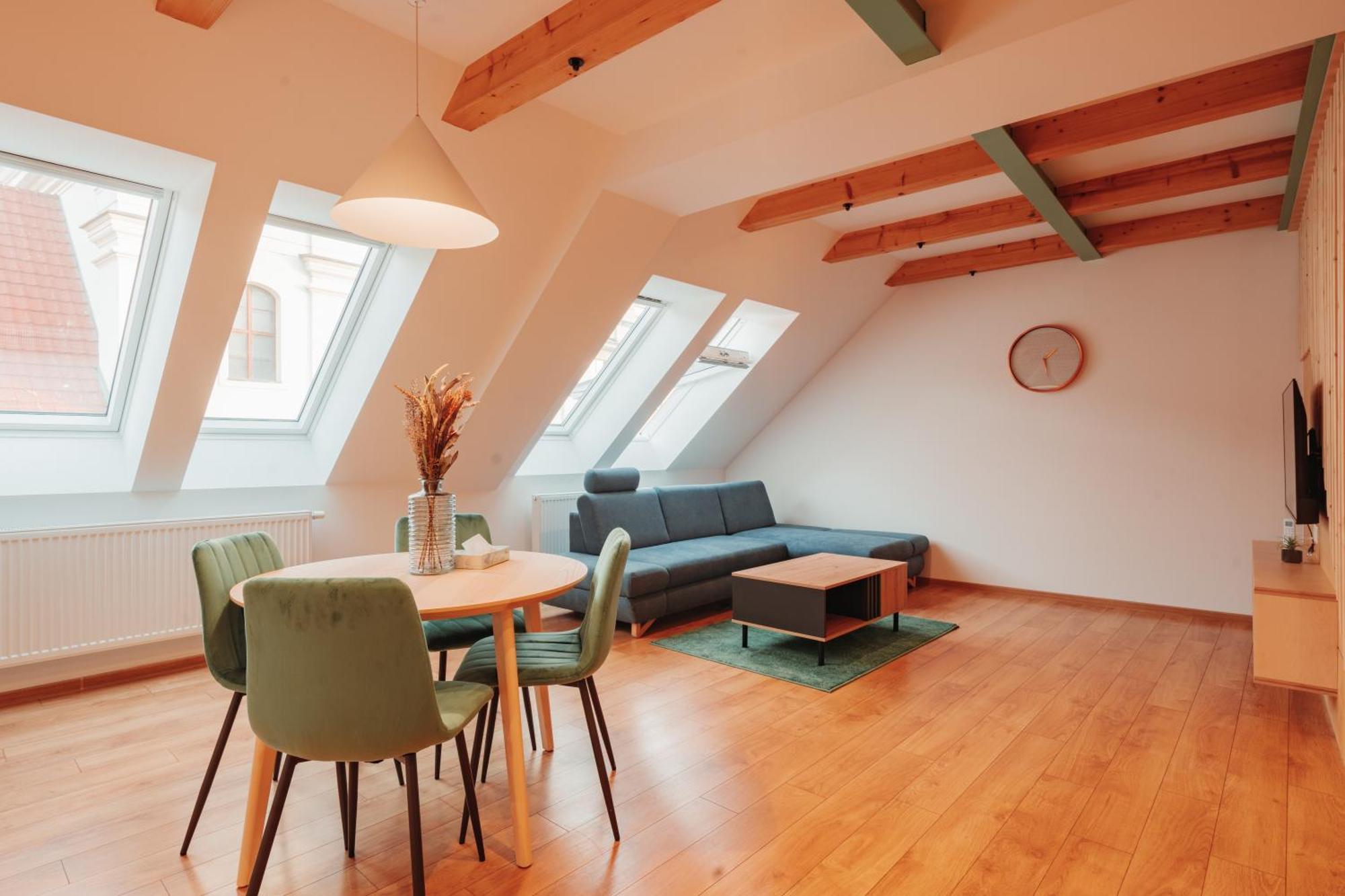 Hviezdoslavova Apartments, Trnava Centre, Parking Available Ngoại thất bức ảnh