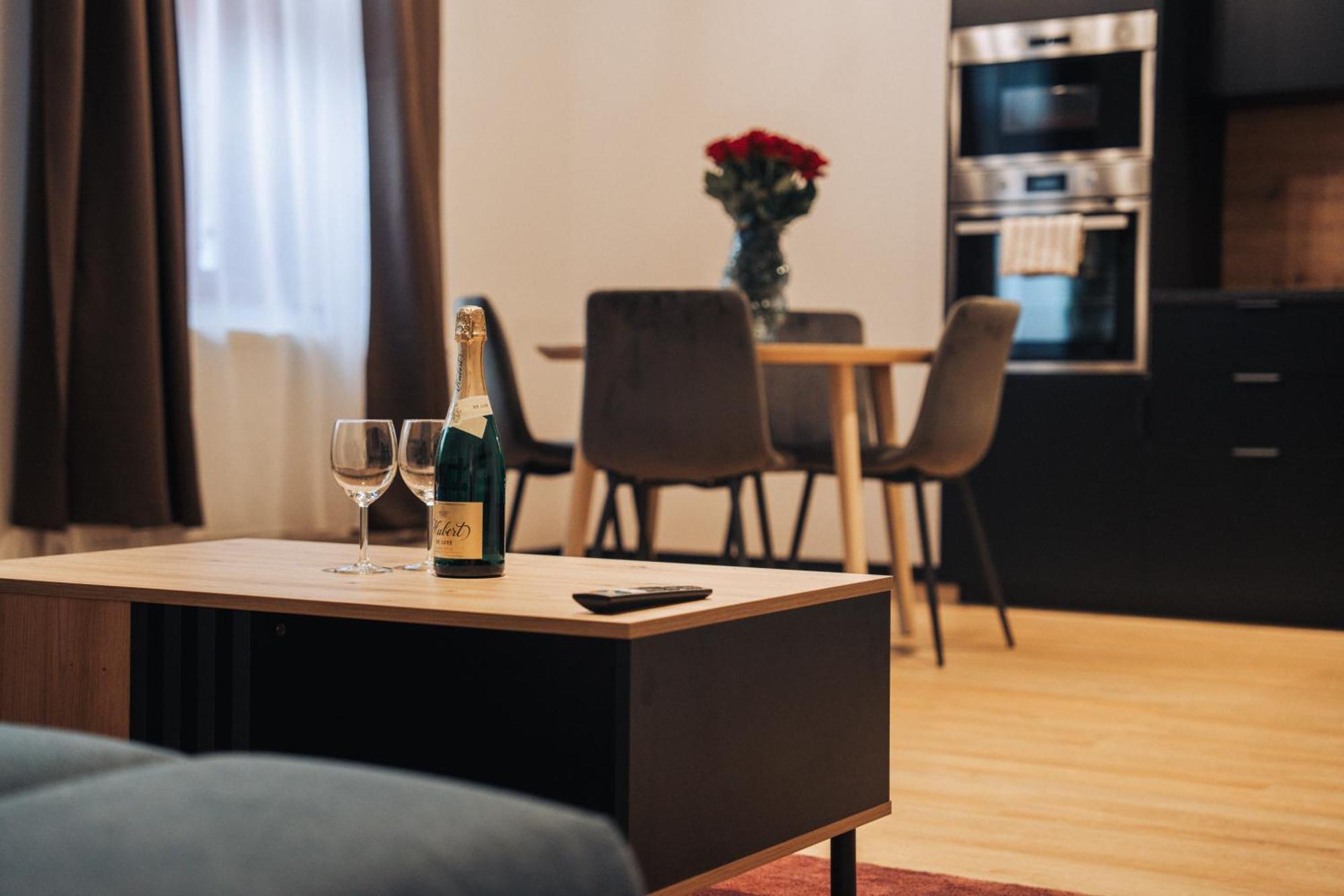 Hviezdoslavova Apartments, Trnava Centre, Parking Available Ngoại thất bức ảnh