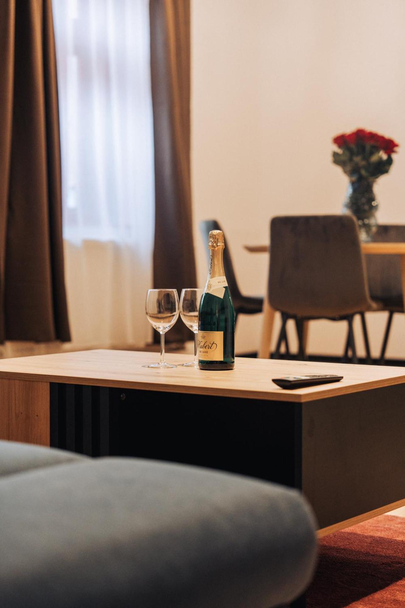 Hviezdoslavova Apartments, Trnava Centre, Parking Available Ngoại thất bức ảnh